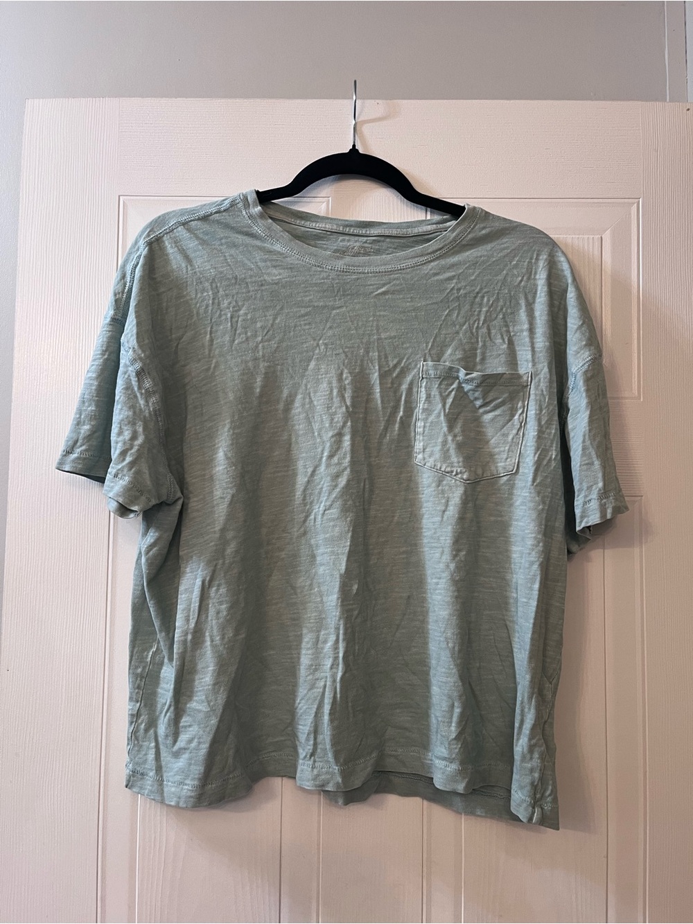 Universal Thread Short-Sleeve Pocket Tee in Sage Green